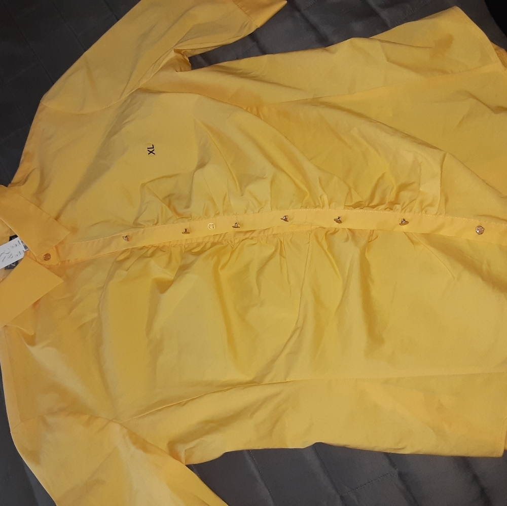 Blouse - Picture 2 of 3